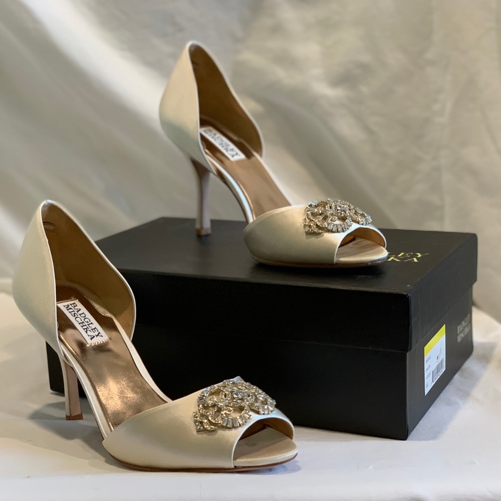 Badgley Mischka Salsa Pump